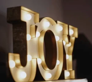 حروف لترلایت چیست و چه کاربردی در تابلوسازی دارد؟