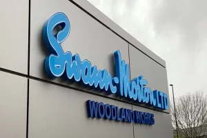 مناسب ترین رنگ برای تابلو مغازه