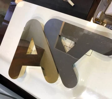 برش و حکاکی لیزری