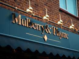 همه چیز درباره تفاوت تابلو چلنیوم و تابلو نئون پلاستیک